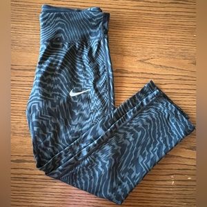 Nike Cropped Leggings